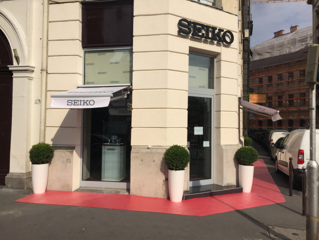 Vörös szőnyeg bolt bemutatóhoz